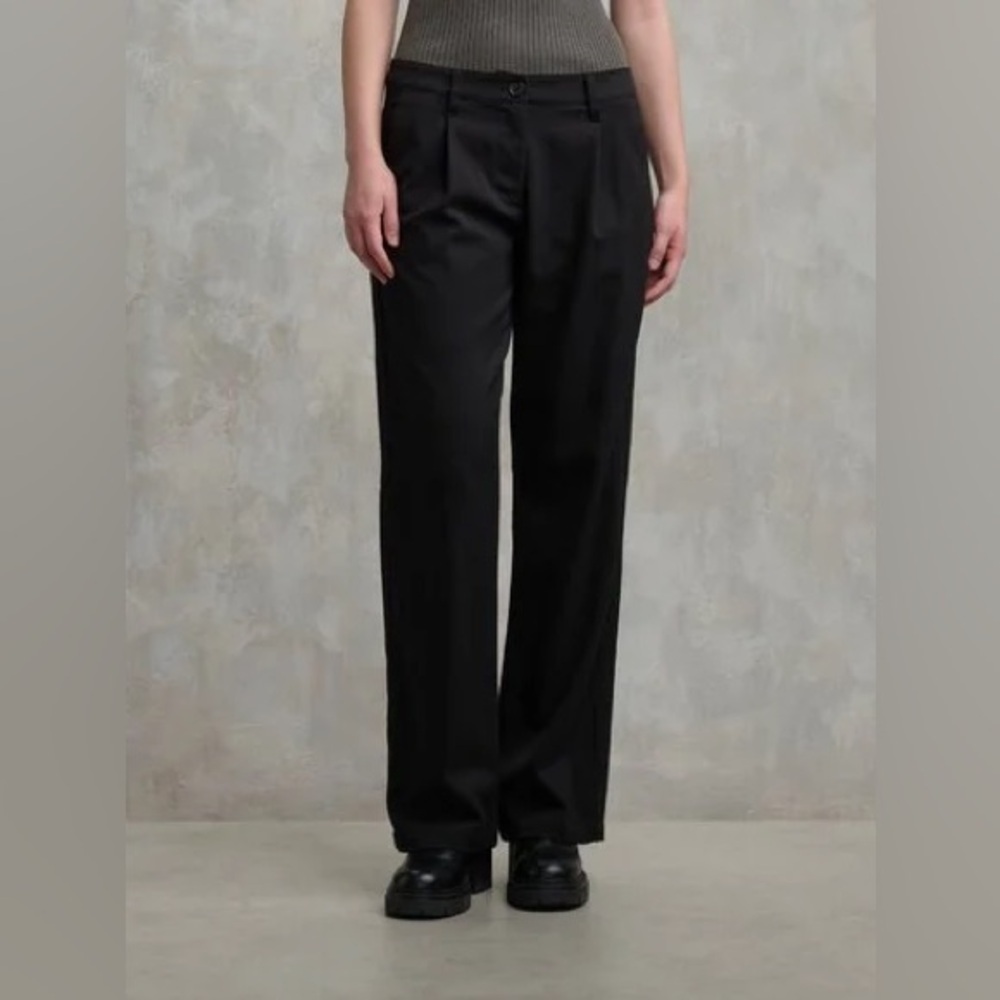 Classic Black Woman’s Pants